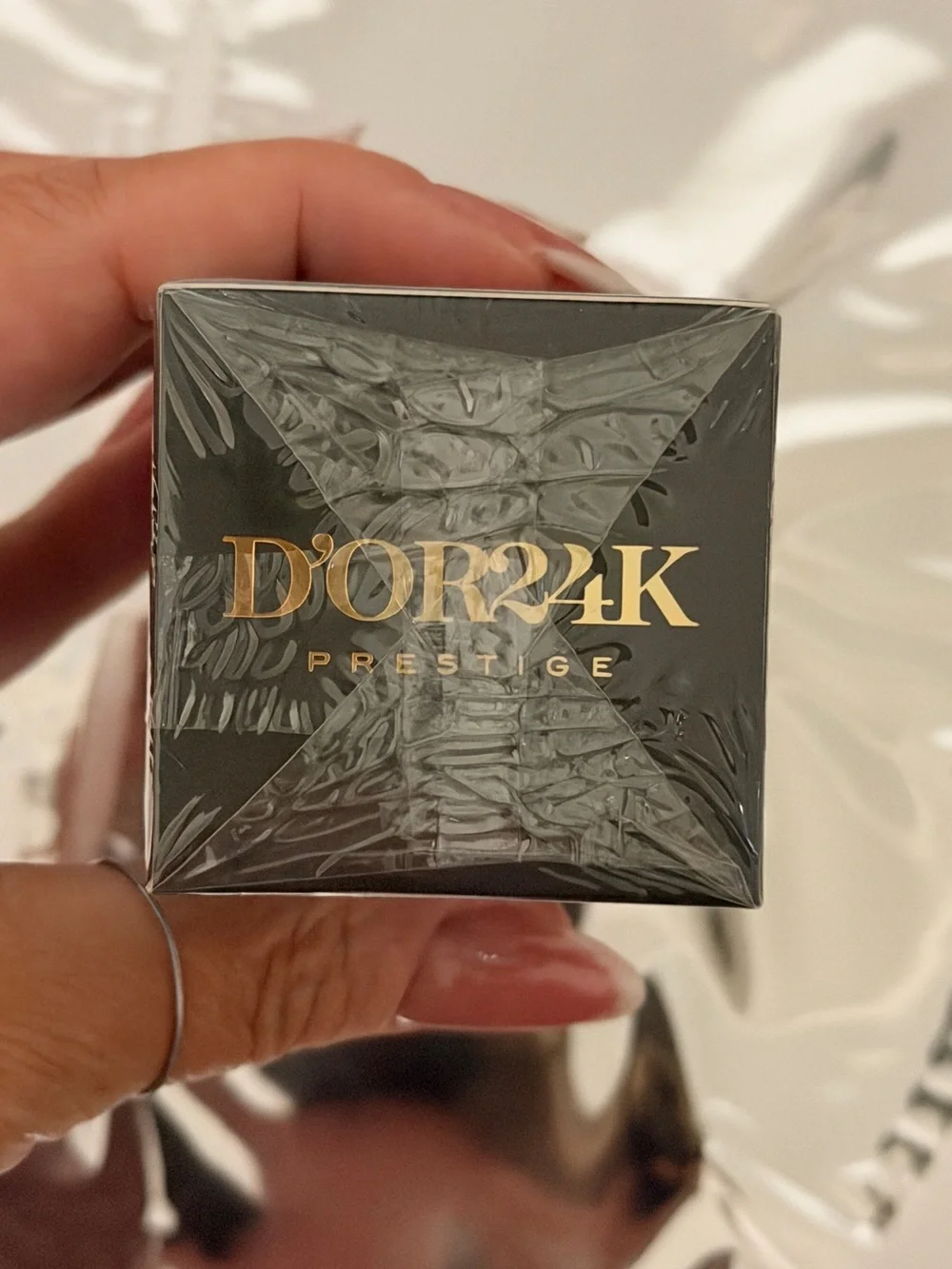 D'OR24K Prestige Black Multi Peptide Serum — Black & Gold